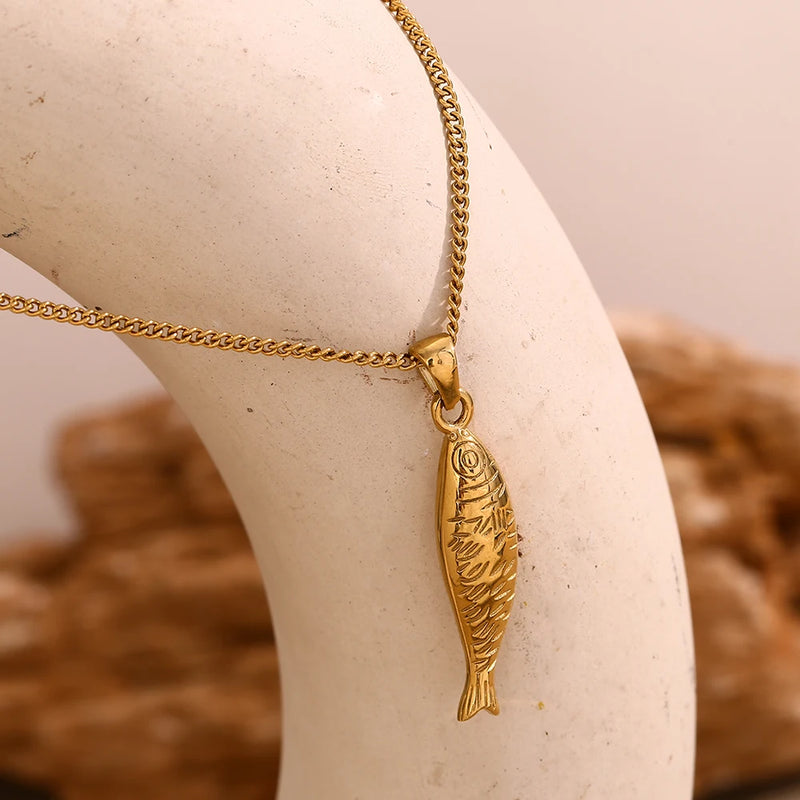 Colar Peixinho Dourado – Delicadeza com Charme e Brilho